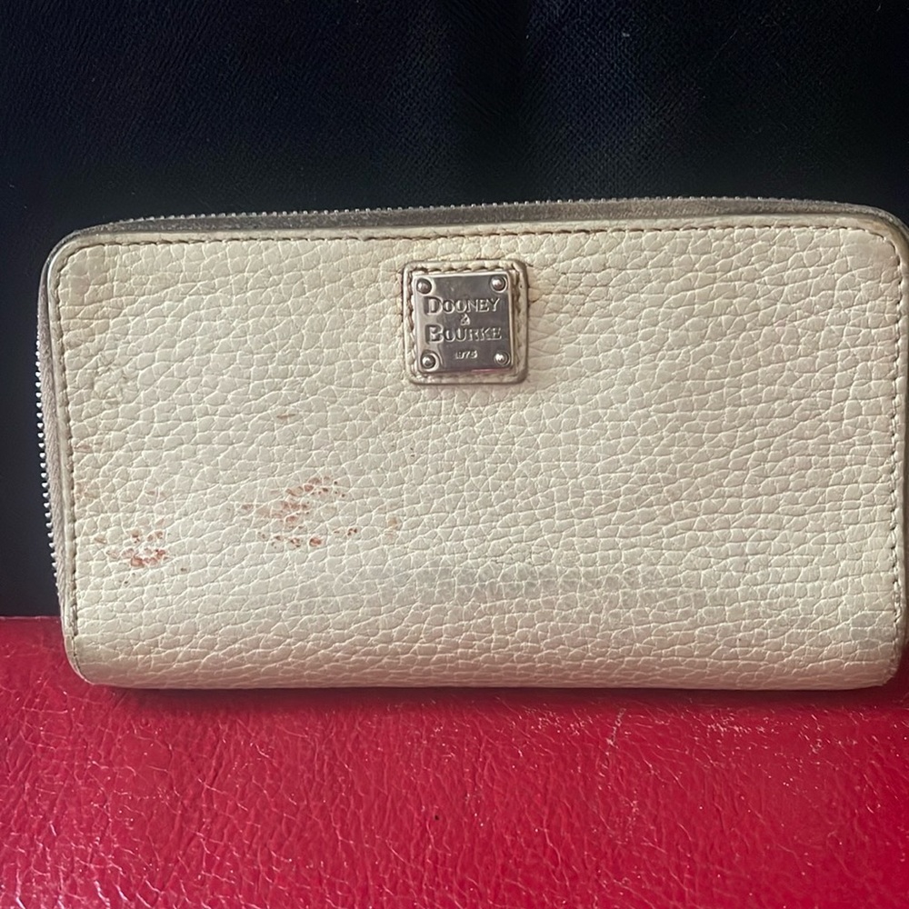 Dooney & Bourke cream wallet